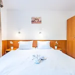 Korona Panzio Bed & Breakfast 3*