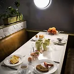Korona Panzió Bed and breakfast 3*