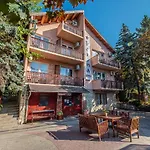 Bed and breakfast Korona Panzió 3*