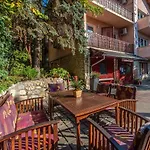 Korona Panzió Bed and breakfast 3*