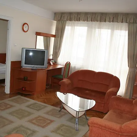 Korona Panzio Bed & Breakfast 3*