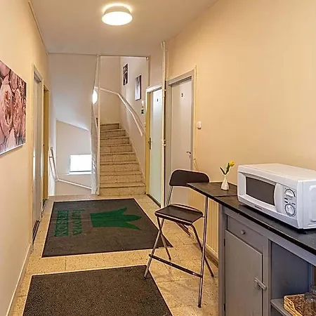 לינה וארוחת בוקר Korona Panzio 3*
