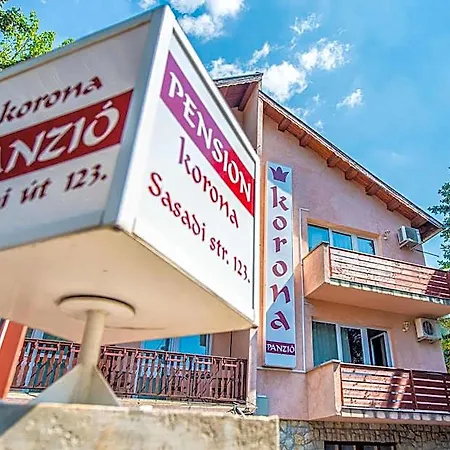 Korona Panzio לינה וארוחת בוקר