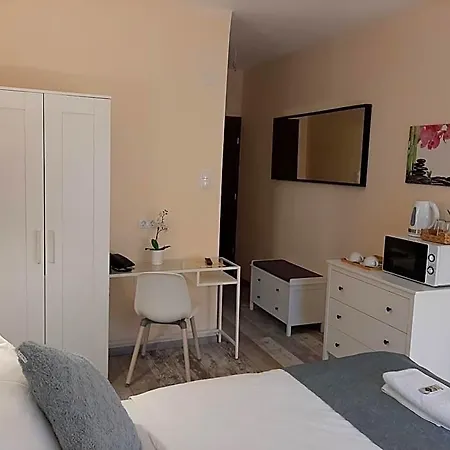Korona Panzio לינה וארוחת בוקר 3*