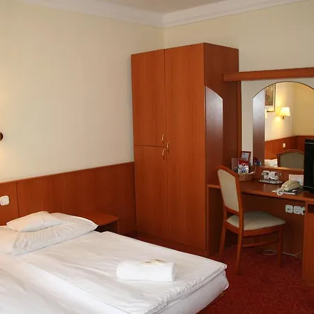 Korona Panzio Budapešť