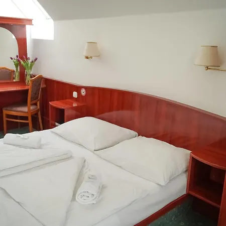 Korona Panzio 3* Budapešť