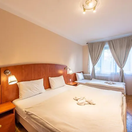 Korona Panzio 3* Budapešť