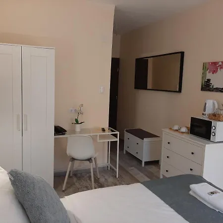 Korona Panzio Bed & Breakfast